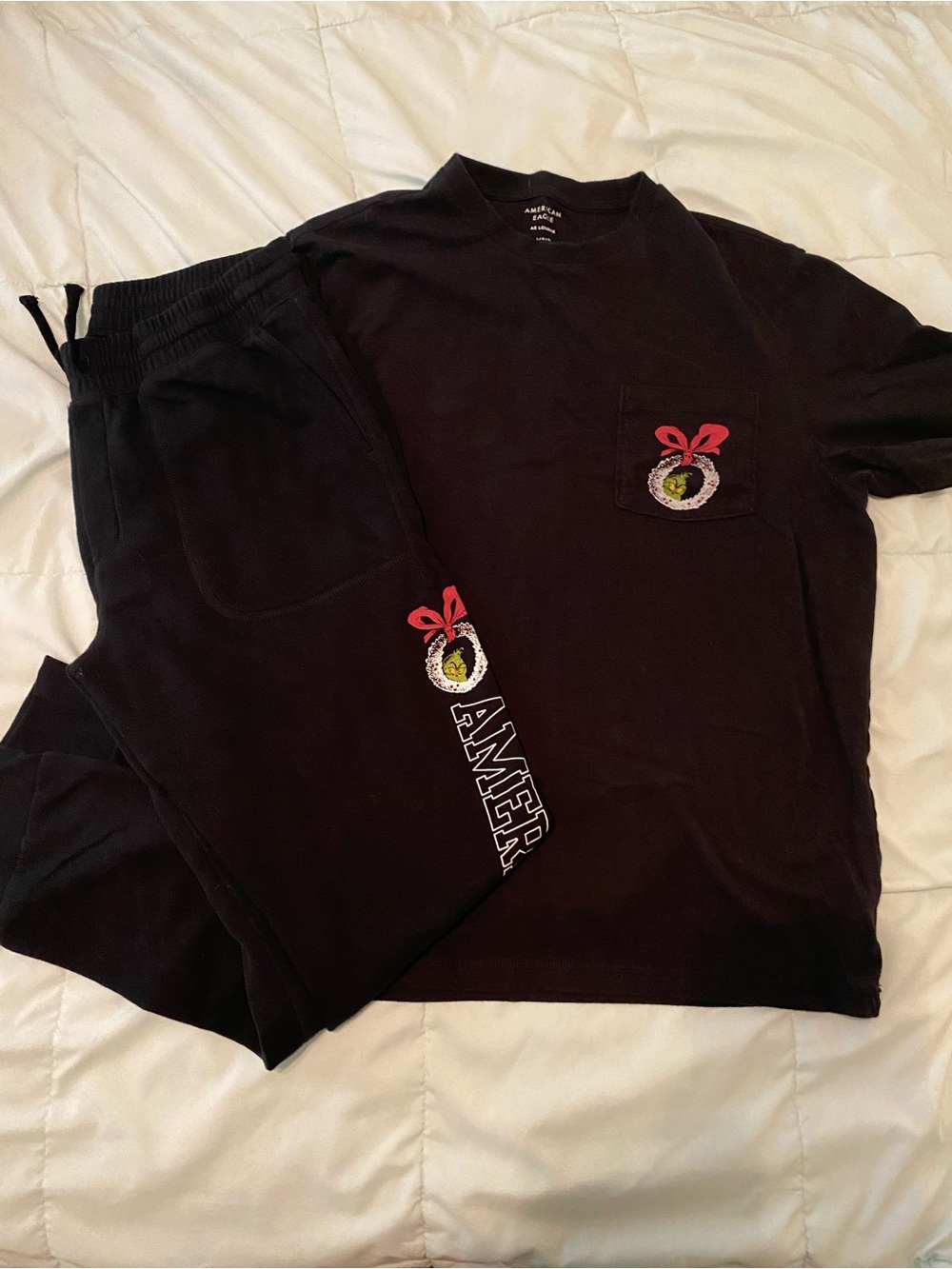 American Eagle Outfitters Black Men’s Pajama Set with Holiday Wreath Accents